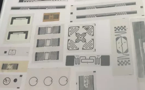 1543473457736595.jpg rfid電子標簽芯片比例.jpg